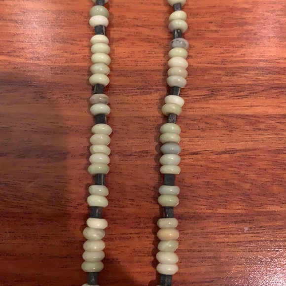 Mique Cream and Green Necklace - Picture 3 of 5